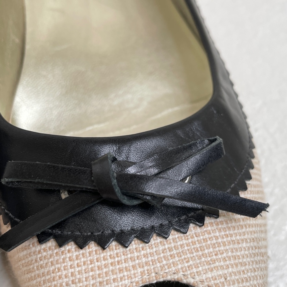 Talbots two-tone, peep-toe flats beige woven-texture body black leather size 9.5 - Picture 7 of 9